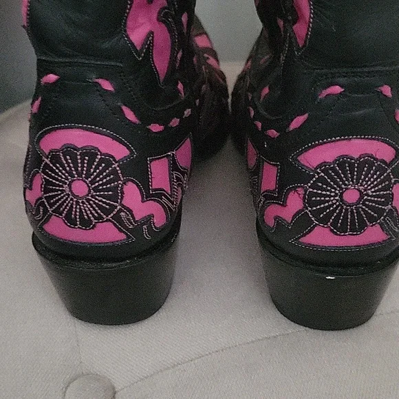 Lane boots, pink and black size 8.5. - Picture 7 of 9
